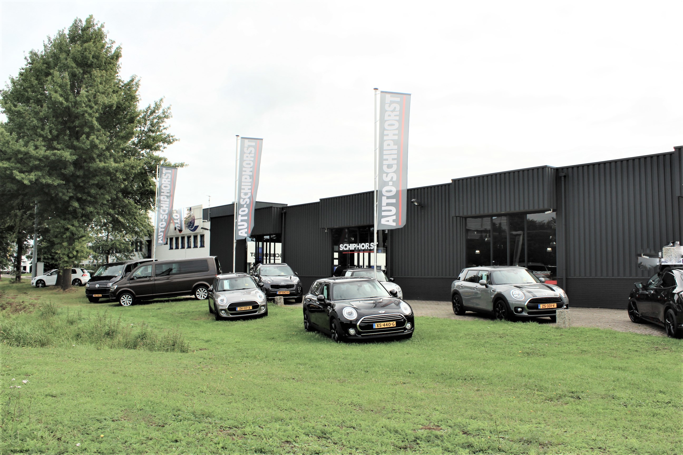 Auto Schiphorst Almelo Auto"s / Camperverhuur / Bedrijfswagens